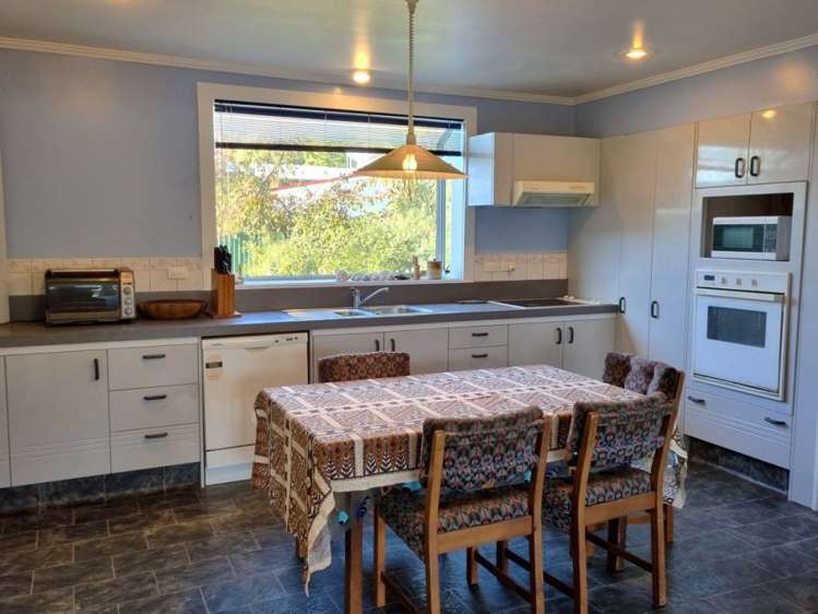 143 Torquay Street Kaikoura_6