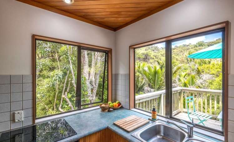 24 Victoria Road Onetangi_3