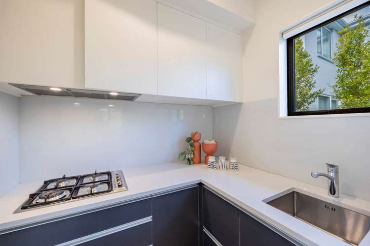 14 Newport Place Forrest Hill_27