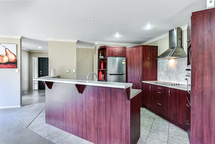 90 Farnborough Drive Grandview Heights_22