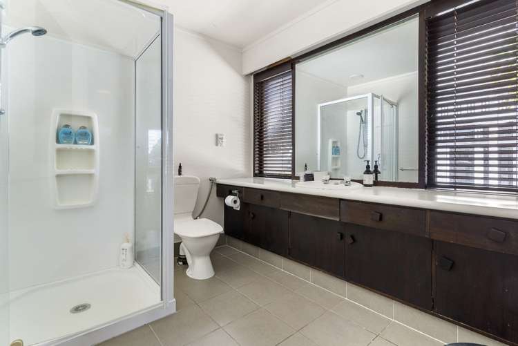 11 Golf Road Epsom_16