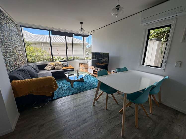 2/2 Oriental Terrace Mount Victoria_11