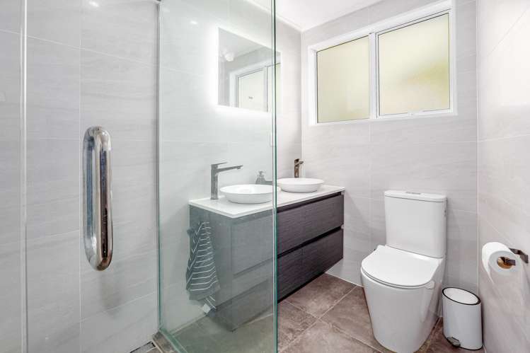 6 Iona Place Papakowhai_28