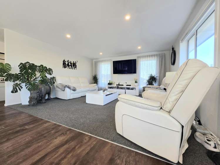 15 Royal Oak Crescent Holmes Hill_11