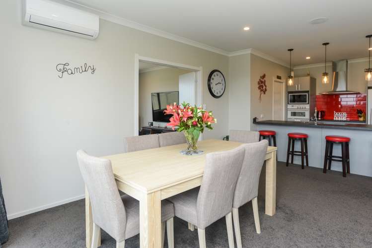 14 Pelorus Avenue Poraiti_5