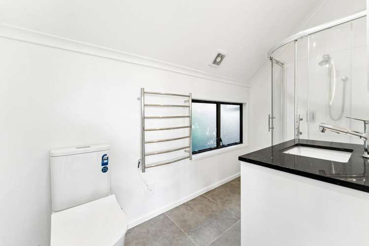 83 Carnoustie Drive Wattle Downs_13