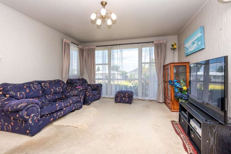 26 Awatere Street Clover Park_12