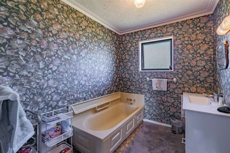 147 East Road Ascot_14