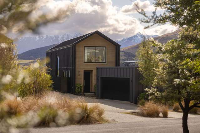 Sun, space and mountain views in Jacks Point