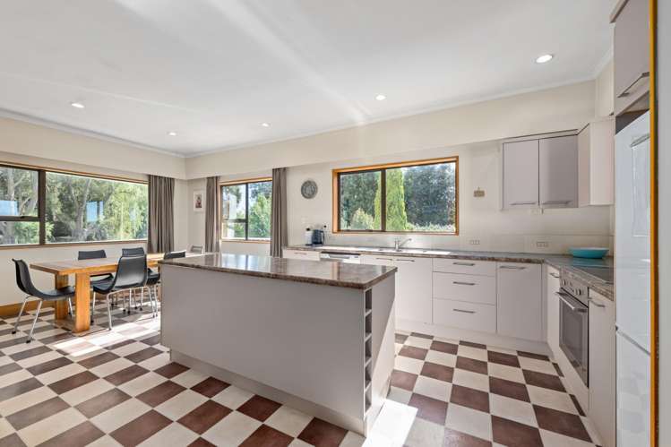 99 Dillons Point Road Blenheim_13