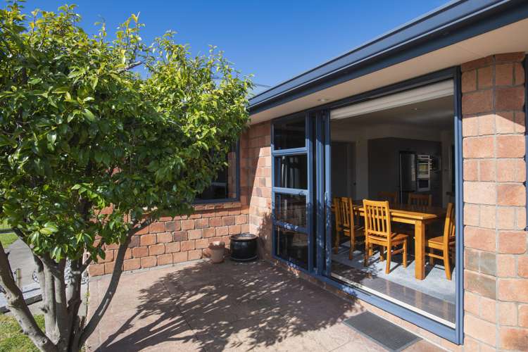 4 Margaret Place Lytton West_13