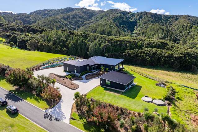 Lodge-style retreat, Mangawhai Heads