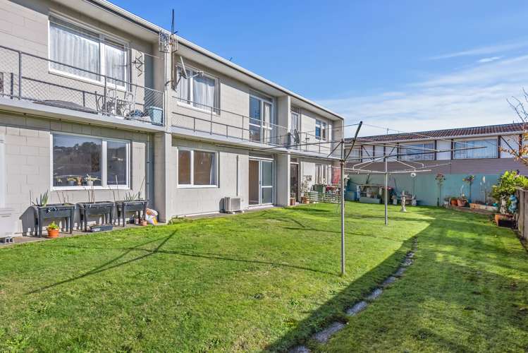 2/35 Campbell Terrace Petone_11