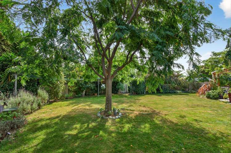 1a Daffodil Grove Carterton_19