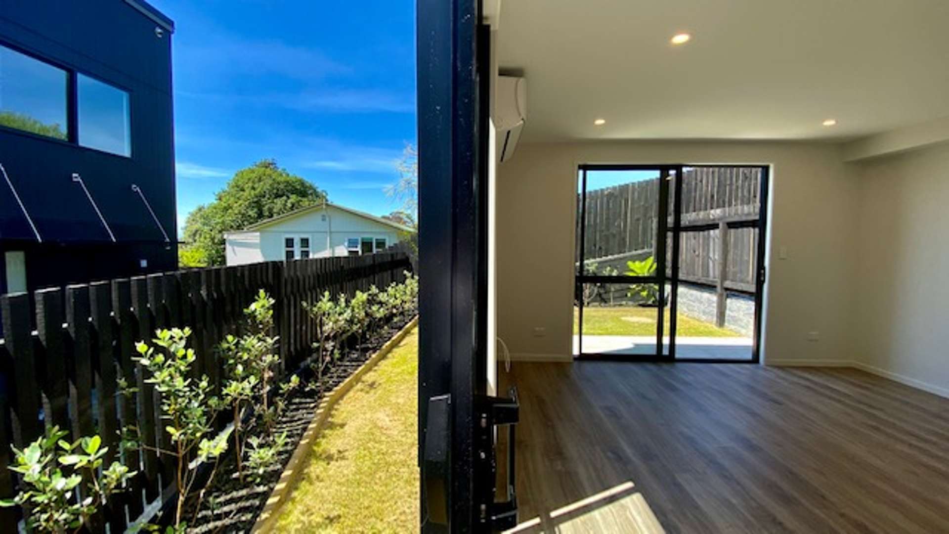 8/8 Chivalry Road Glenfield_0