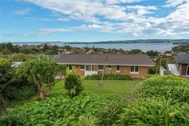 6 Montgomery Crescent Cockle Bay_0