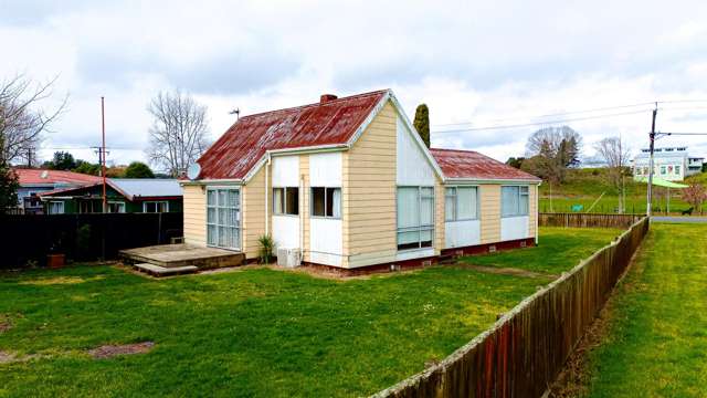 Renovator’s Jackpot – Location Meets Potential