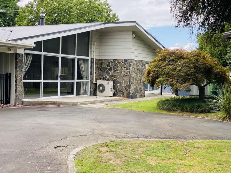 2/75 Beach Road 10937_1