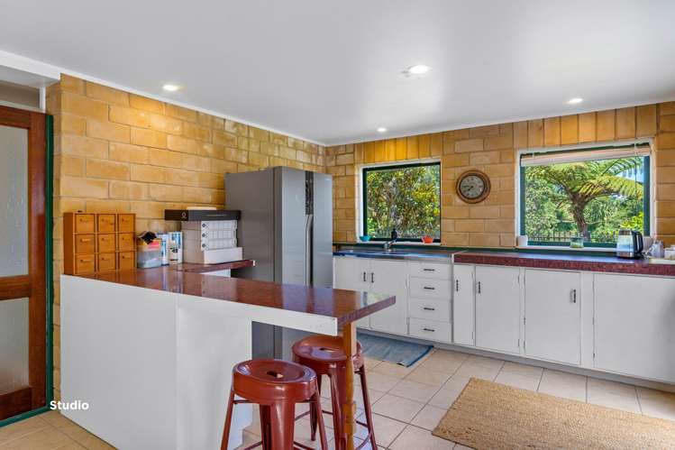 6 Berridge Road Muriwai Beach_17