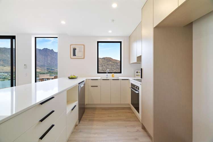 49 Angelo Drive Queenstown_12