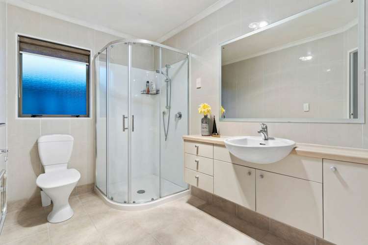 14 Duntrune Road Flat Bush_16