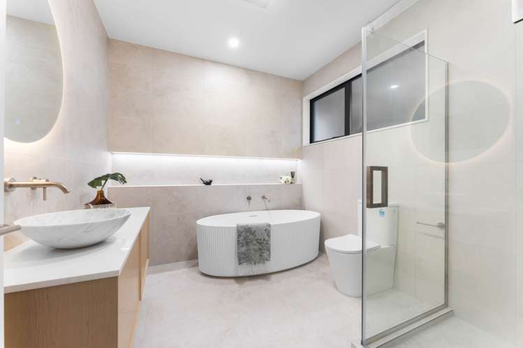 242E West Hoe Heights Orewa_12