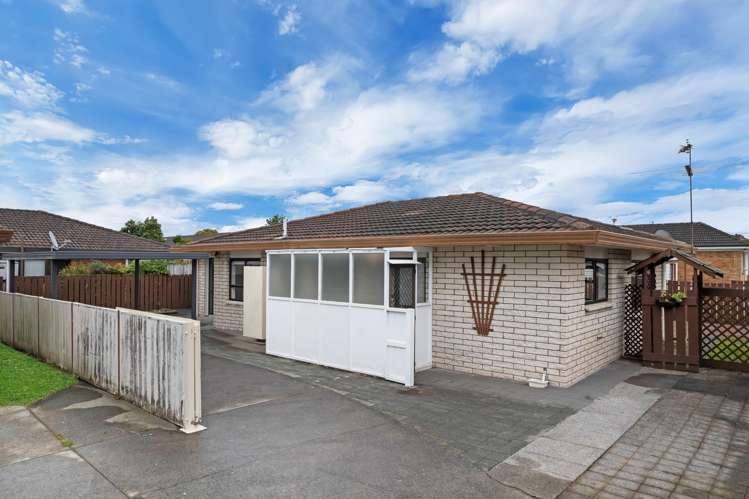 2/3A Youngs Road Papakura_18