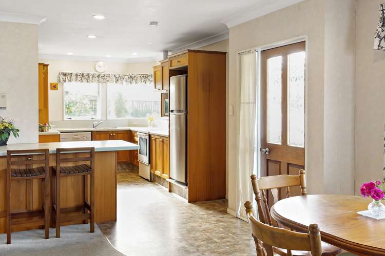 15 Racecourse Way Gate Pa_1