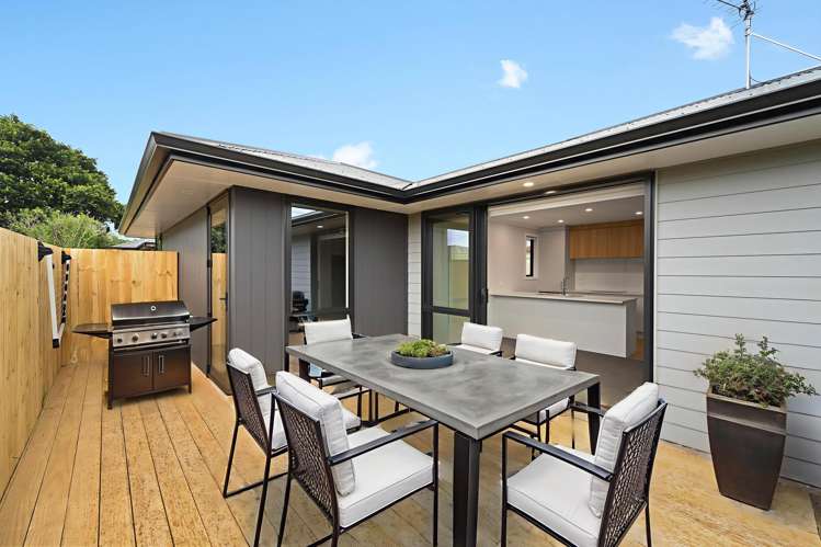 1/6 Greta Street Glenview_2