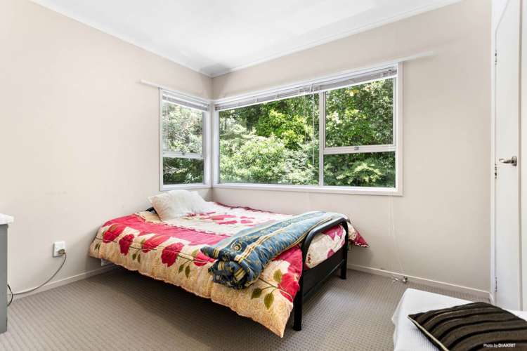 1/4 James Scott Place Te Atatu South_12