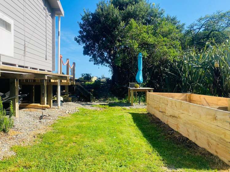 11 Main Road Ngakawau_9