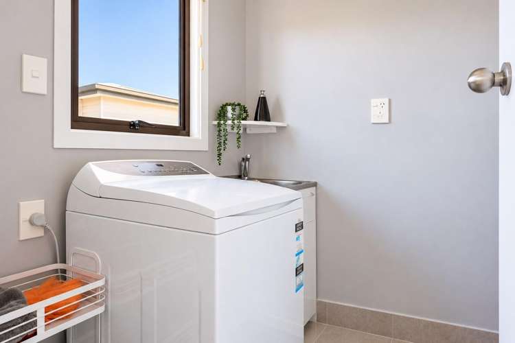 2/2 Ypres Street Greenmeadows_8