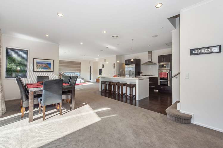 18 Compton Grove Huntington_10