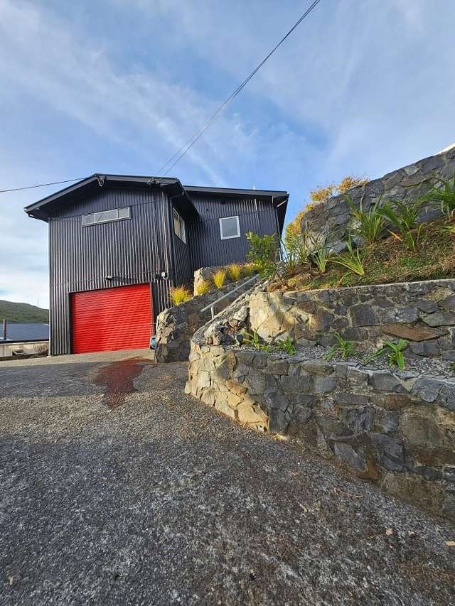 Sunny 2BR Wilton Oasis w/Garden & Garage