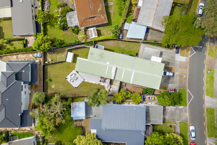 2/3 Hubert Henderson Place Remuera_17