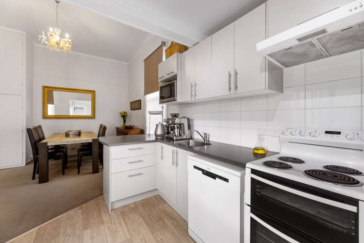 1 Lisburn Avenue Caversham_12