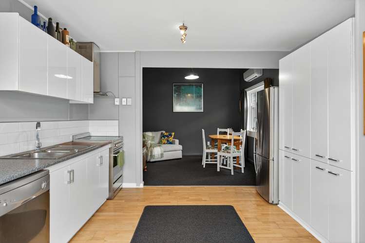 97 Wildberry Street Woolston_17