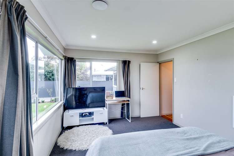 82 Wycliffe Street Onekawa_10