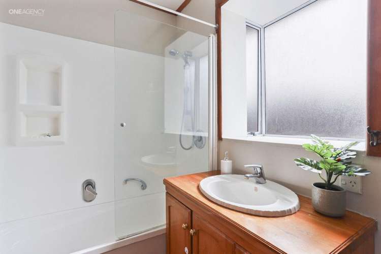 170 Shortland Street Aranui_13