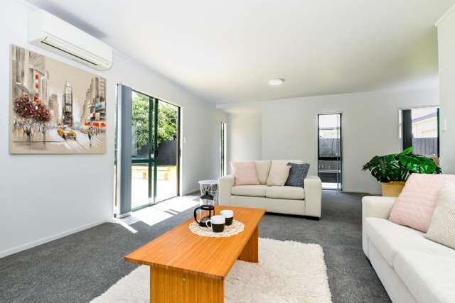 94 Dixon Road Glenview_3