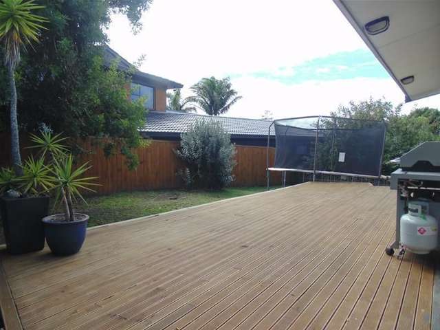 76 Roberts Road Te Atatu South_1