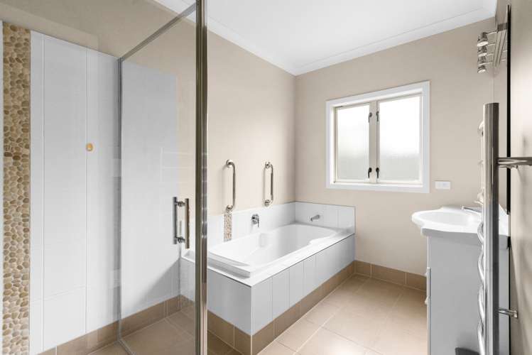 24 Merlot Drive Greenmeadows_11