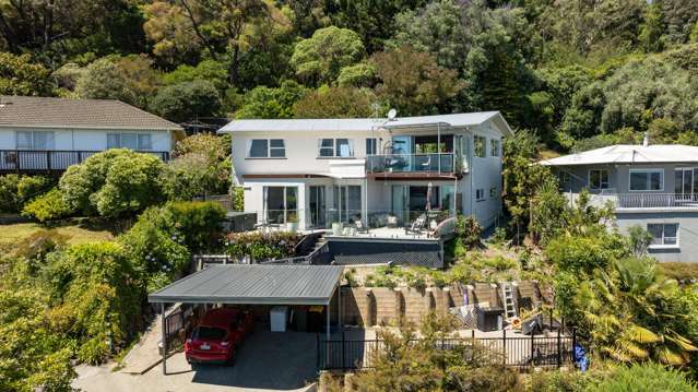 Stunning Family Home with Tasman Bay Views!