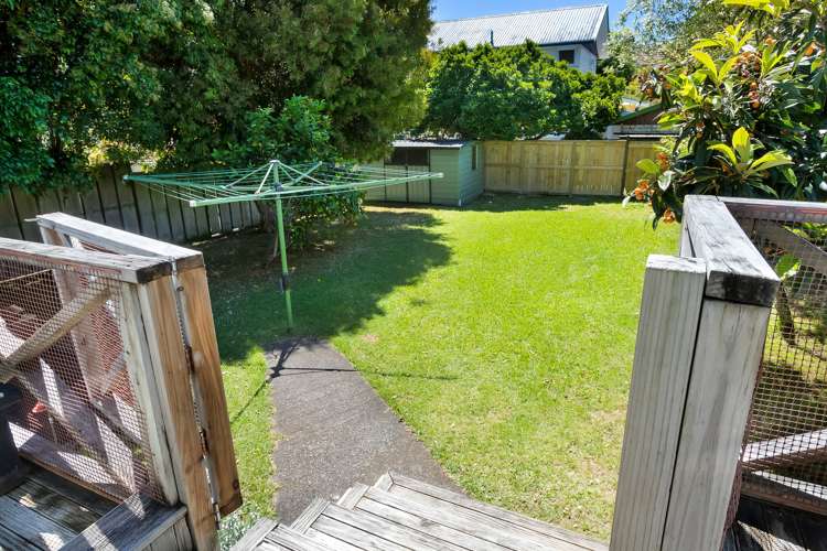 35 Wright Road Point Chevalier_13