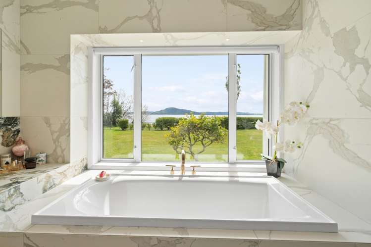 6 Cooper Avenue Holdens Bay_19