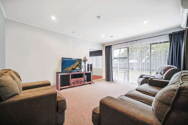 6 Cobham Crescent Kelston_3