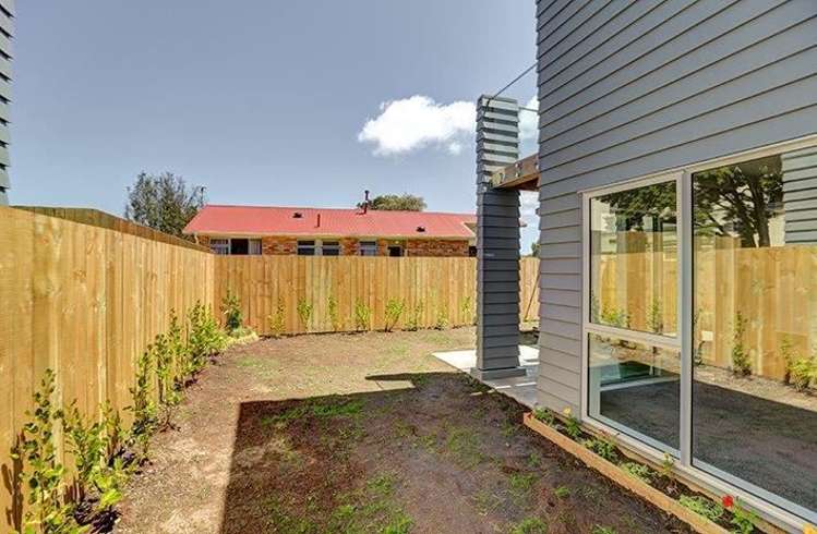 2/11 Crosher Place Silverdale_13
