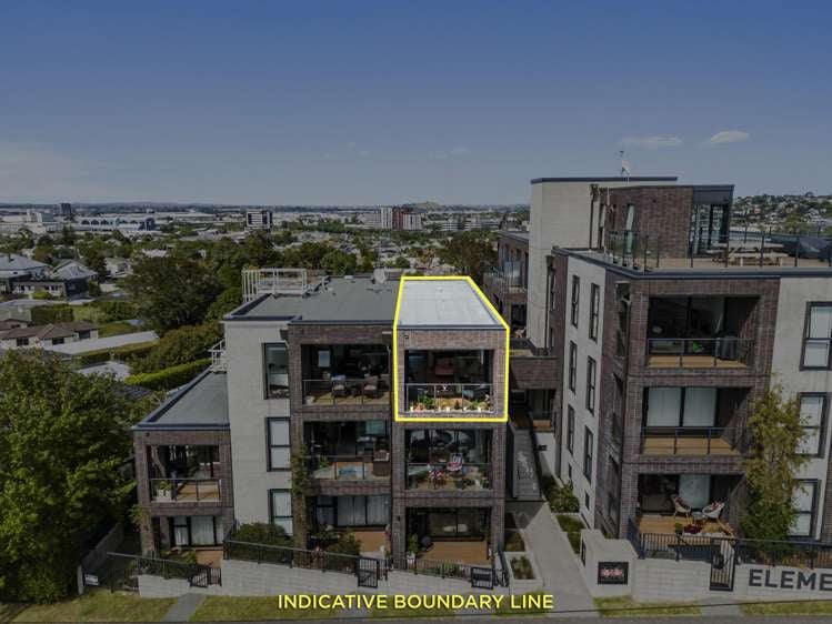 201/20B Pukerangi Crescent_0