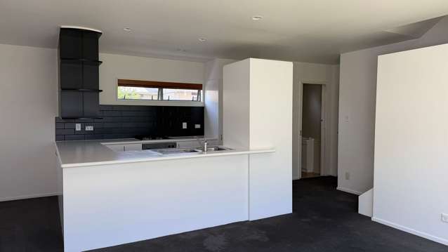 2/19 Hills Road Edgeware_1