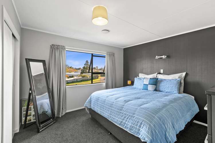 8 Puketotara Street Highlands Park_12